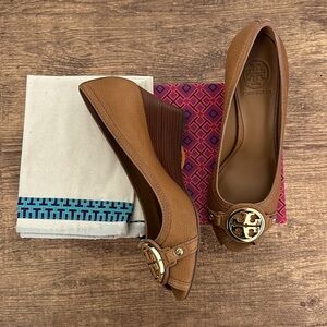 Tory Burch brown wedge sandal like new